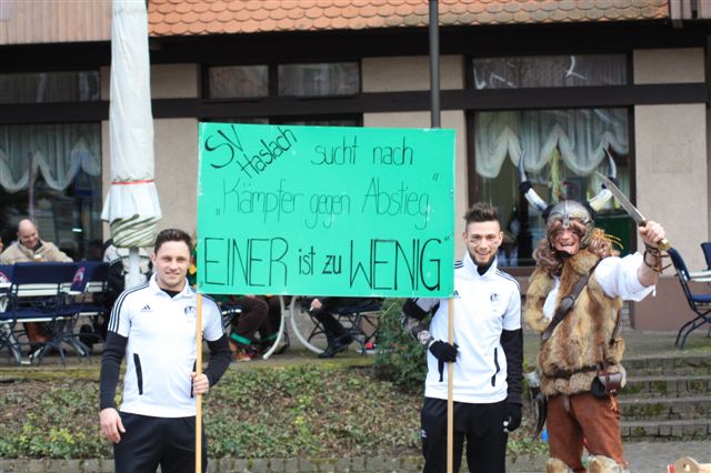 Starker Auftritt von Trainer Volker Barthruff beim Fasents-Umzug in Haslach
