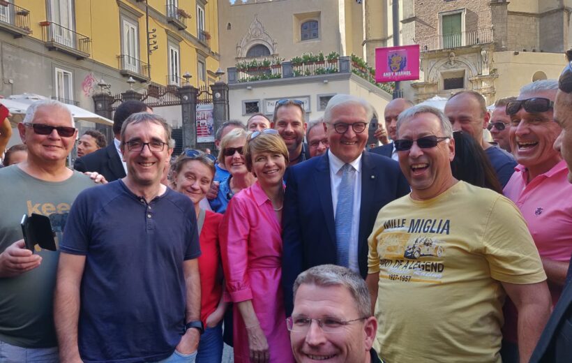 Bundespräsident Steinmeier trifft SV Haslach in Neapel
