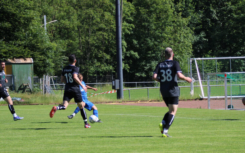 SVH feiert mit 3:1 Sieg in Renchen den Klassenerhalt
