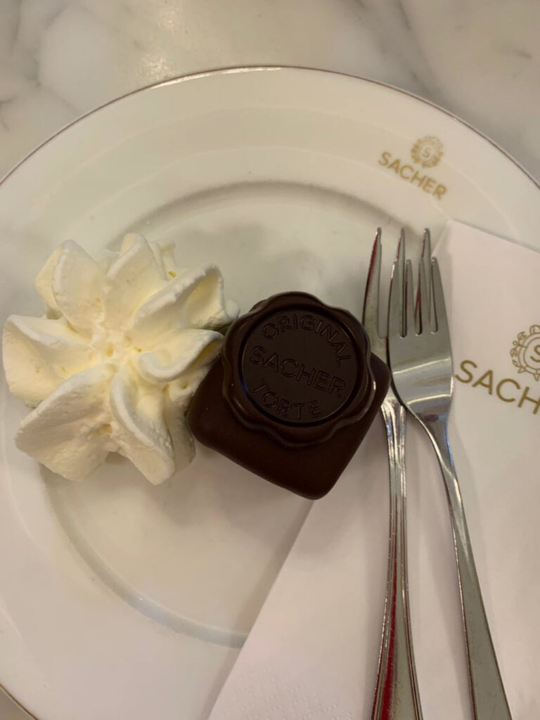 HP-20250914-AH-Wien-Hotel-Sacher-01-1024.jpg