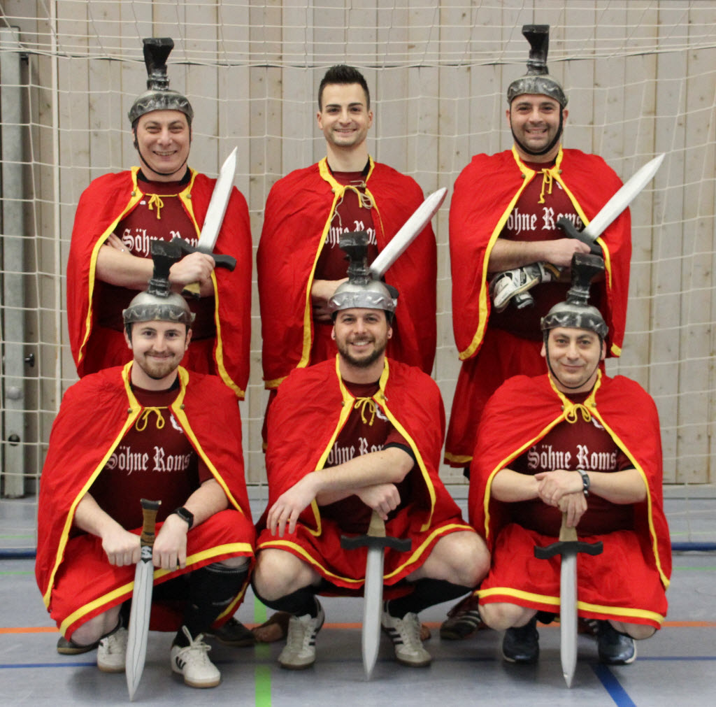 Ein tolles Bild gaben die Söhne Roms in ihrer römischen Rüstung ab. Den Zuschauern gefiel es und es spornt künftig zu Nachahmern an.
