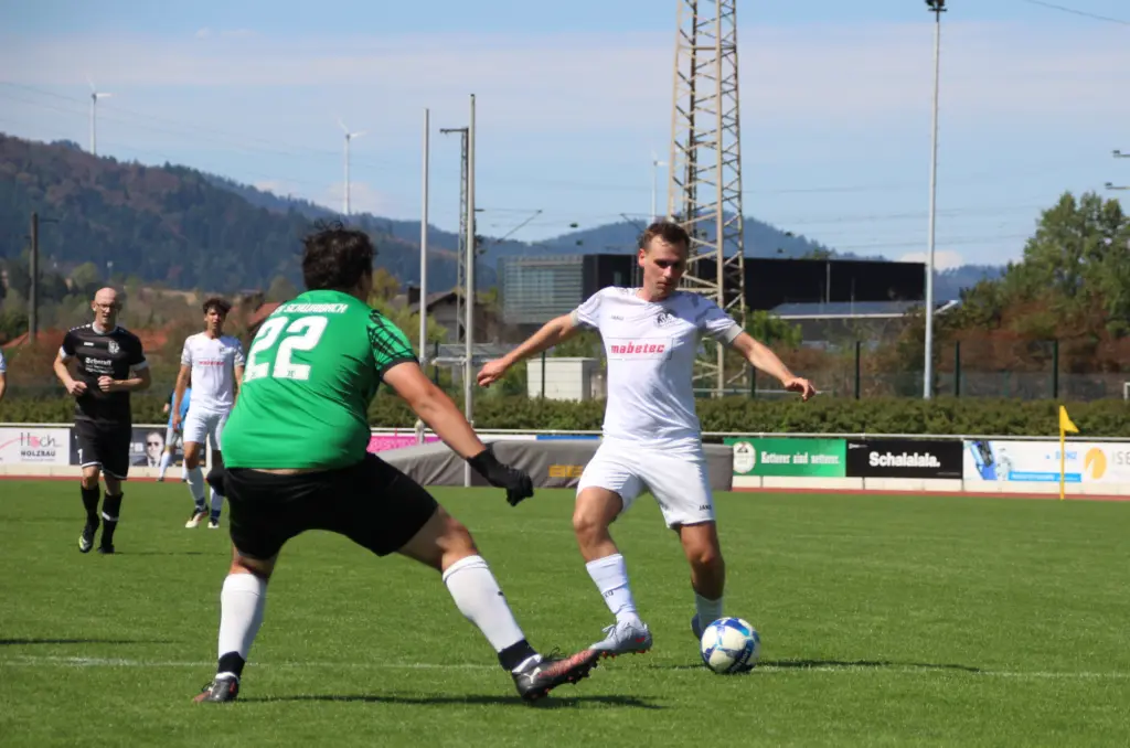 Vincent Hättich entschied das Spiel der Reserve mit seinen drei Treffern im Alleingang