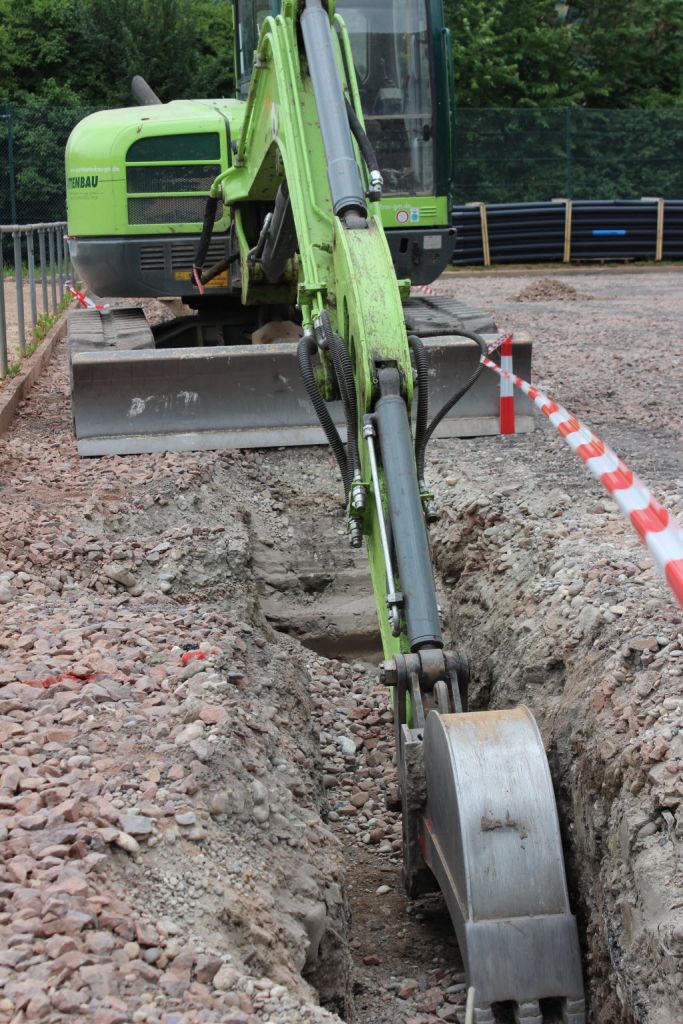 Baubeginn Kunstrasenplatz 2014 – Archivbild 10
