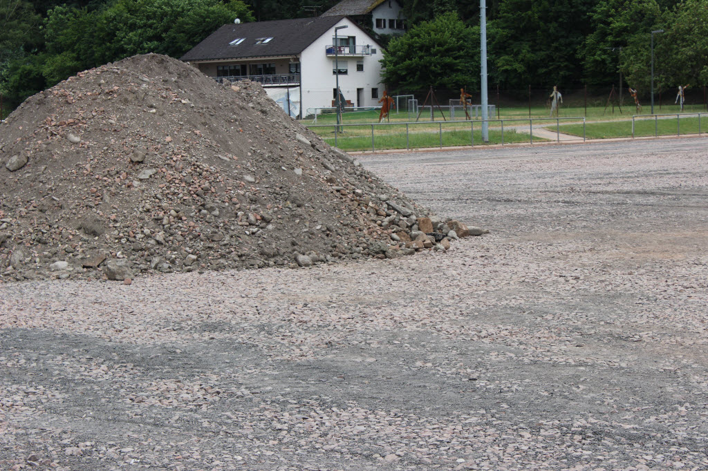 Baubeginn Kunstrasenplatz 2014 – Archivbild 8